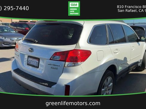 Used 2012 Subaru Outback 2.5i Premium w/ All-Weather Pkg AWD/4WD image 4