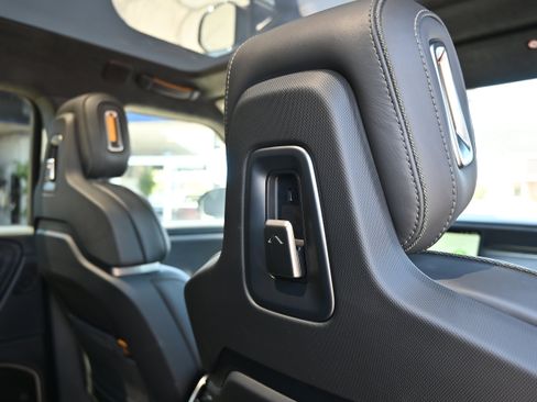 Used 2023 Rivian R1S Adventure AWD/4WD image 36