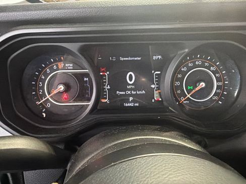 Used 2024 Jeep Gladiator Sport AWD/4WD image 8