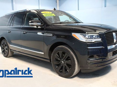Used 2024 Lincoln Navigator L Reserve image 1