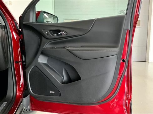 Used 2022 Chevrolet Equinox Premier AWD/4WD image 27