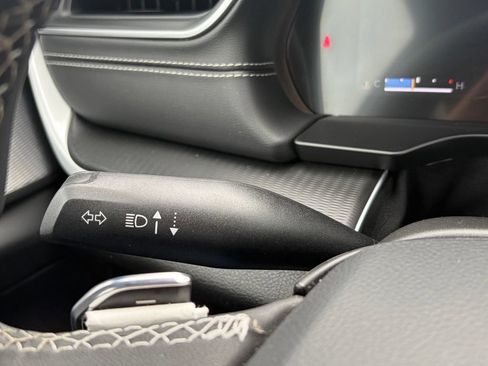 Used 2025 Jeep Grand Cherokee Altitude RWD image 46