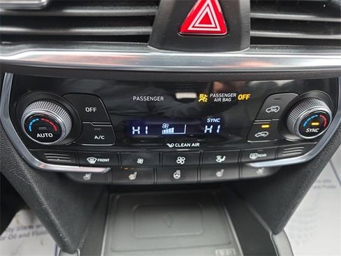 Used 2020 Hyundai Santa Fe Limited image 25