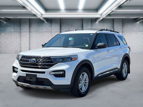 Used 2020 Ford Explorer XLT w/ Equipment Group 202A AWD/4WD image 22