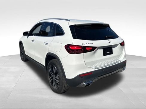 Used 2025 Mercedes-Benz GLA 250 4MATIC image 4