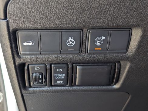 Used 2018 INFINITI QX80 2WD w/ Driver Assistance Package image 23