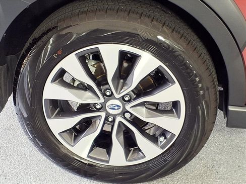 Certified 2025 Subaru Outback Limited image 6