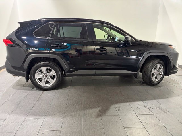 Used 2025 Toyota RAV4 LE AWD/4WD image 6