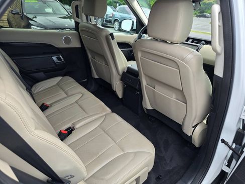 Used 2018 Land Rover Discovery SE AWD/4WD image 31