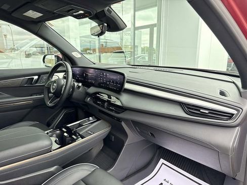 Used 2026 Buick Enclave Avenir AWD/4WD image 23