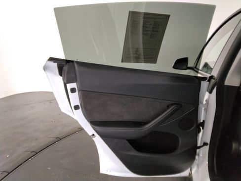 Used 2023 Tesla Model Y Long Range image 34