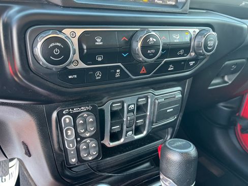 Certified 2023 Jeep Gladiator Overland w/ Trailer Tow Package image 31