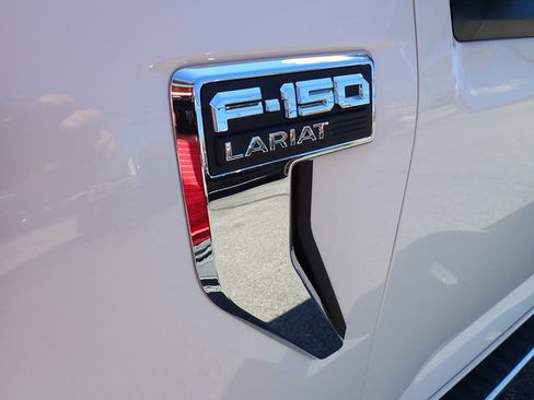 Used 2022 Ford F150 Lariat AWD/4WD image 12