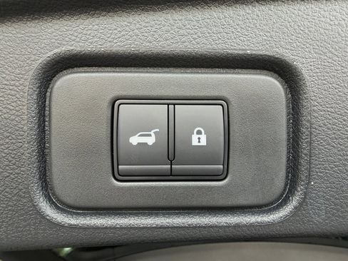 New 2026 Nissan Pathfinder SV FWD image 31