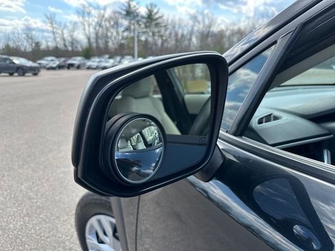 Certified 2022 Toyota Corolla Cross L AWD/4WD image 19