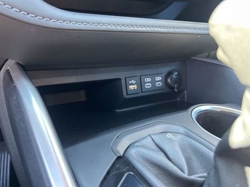 Used 2025 Toyota Highlander XLE image 26