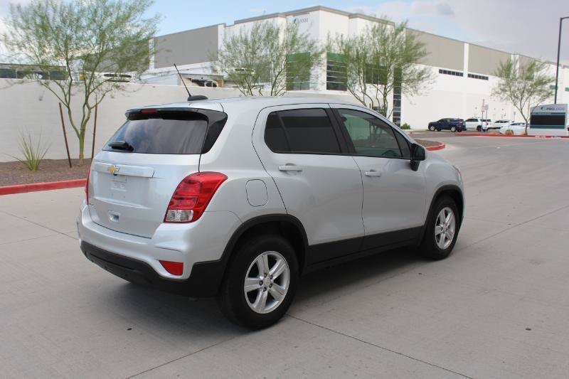 Used 2022 Chevrolet Trax LS w/ Tint and Cruise Package FWD image 5