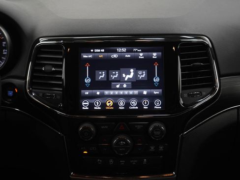 Used 2019 Jeep Grand Cherokee Limited w/ Trailer Tow Group IV AWD/4WD image 15