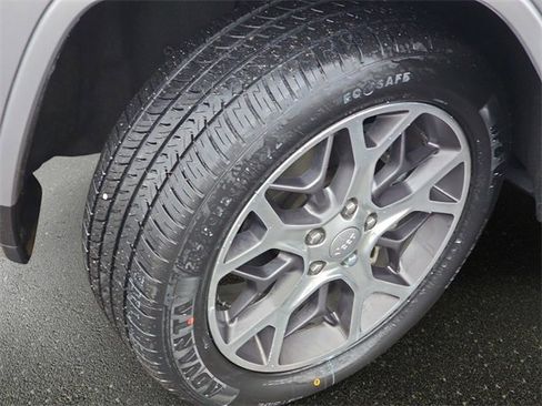 Used 2018 Jeep Grand Cherokee Limited image 35