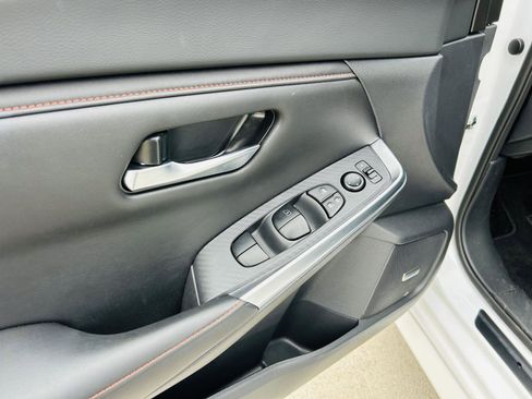 Used 2024 Nissan Sentra SR w/ SR Premium Package image 14