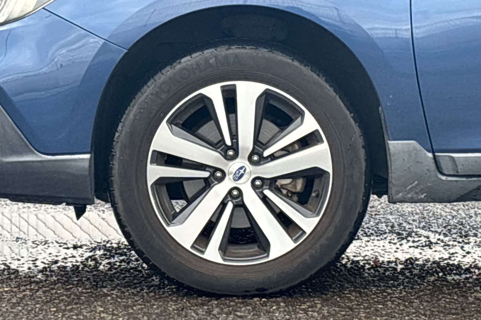 Used 2019 Subaru Outback 2.5i Limited AWD/4WD image 11