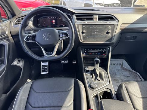 Used 2023 Volkswagen Tiguan SEL R-Line image 8