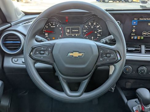 New 2026 Chevrolet Trax LS w/ LS Convenience Package FWD image 10