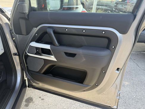 Used 2021 Land Rover Defender 110 SE image 23