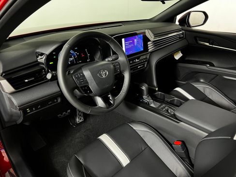 Used 2026 Toyota Camry SE w/ Convenience Package FWD image 9