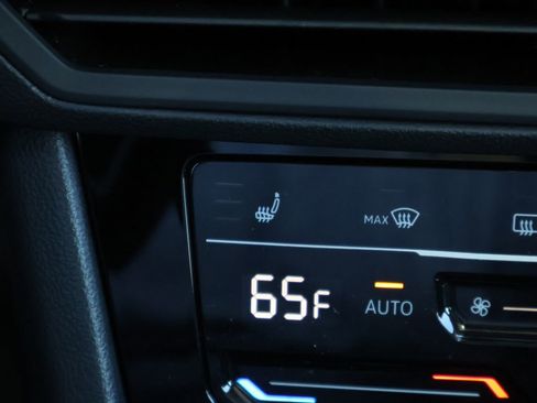 New 2026 Volkswagen Jetta SE FWD image 25