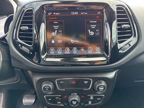 Used 2019 Jeep Compass Limited FWD image 35