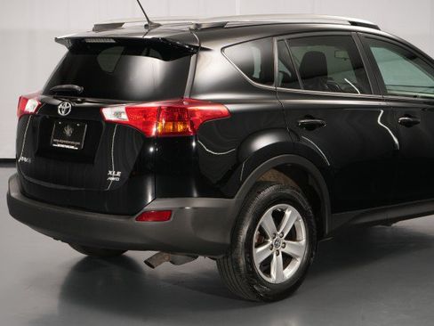 Used 2015 Toyota RAV4 XLE AWD/4WD image 13
