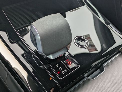 Used 2024 Land Rover Range Rover Sport SE image 15