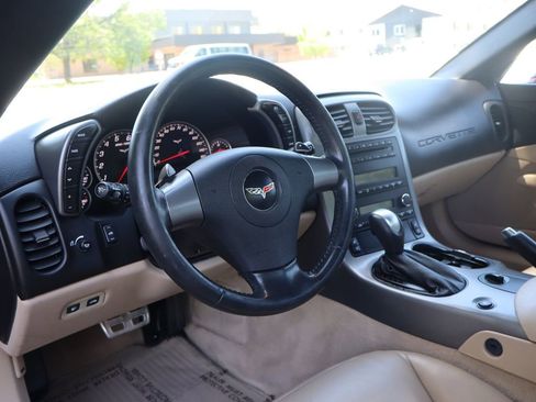 Used 2006 Chevrolet Corvette Convertible w/ Preferred Equipment Group RWD image 15