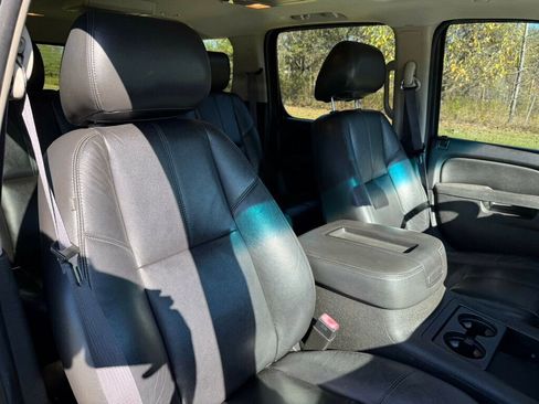 Used 2014 Chevrolet Suburban LT w/ Luxury Package image 52