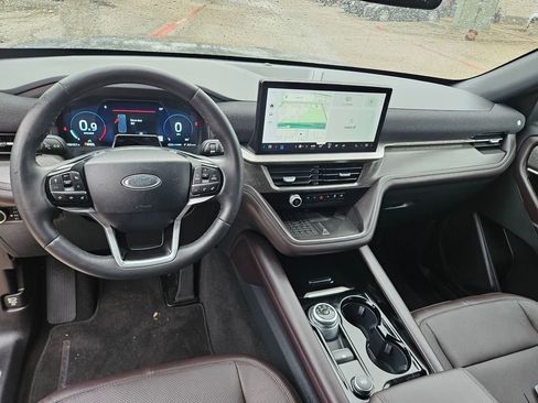 Used 2025 Ford Explorer Platinum w/ LUX Leather Package AWD/4WD image 16