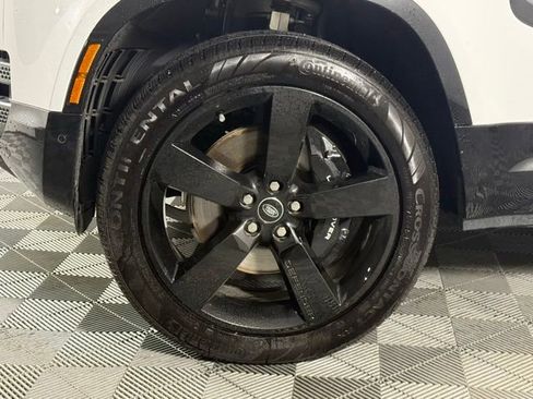 Certified 2025 Land Rover Defender 110 V8 AWD/4WD image 13