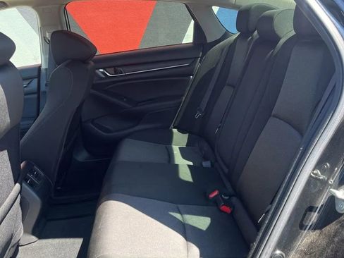 Used 2019 Honda Accord EX image 10