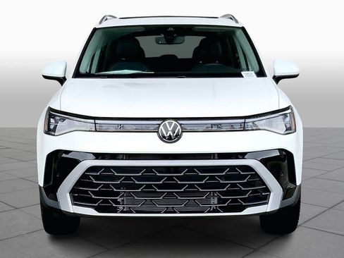 New 2026 Volkswagen Taos SEL AWD/4WD image 3