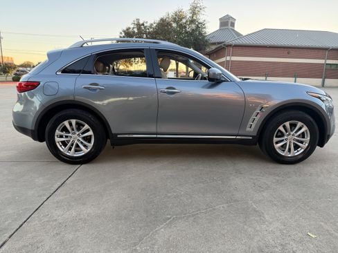 Used 2017 INFINITI QX70 2WD w/ Premium Package image 14
