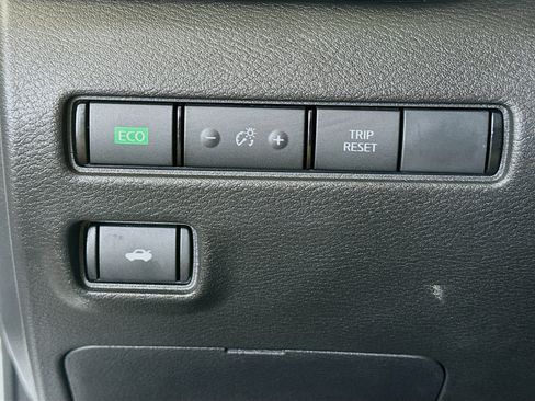 Used 2025 Nissan Sentra S image 16