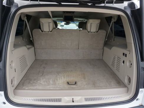 Used 2019 Cadillac Escalade ESV Luxury RWD image 13