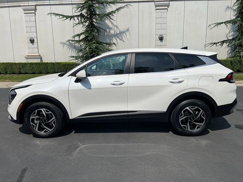 Used 2024 Kia Sportage LX image 29