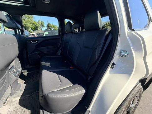 Used 2025 Subaru Forester Limited AWD/4WD image 22