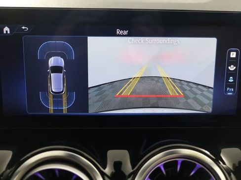 Used 2024 Mercedes-Benz GLA 250 4MATIC w/ Winter Heating Package image 17