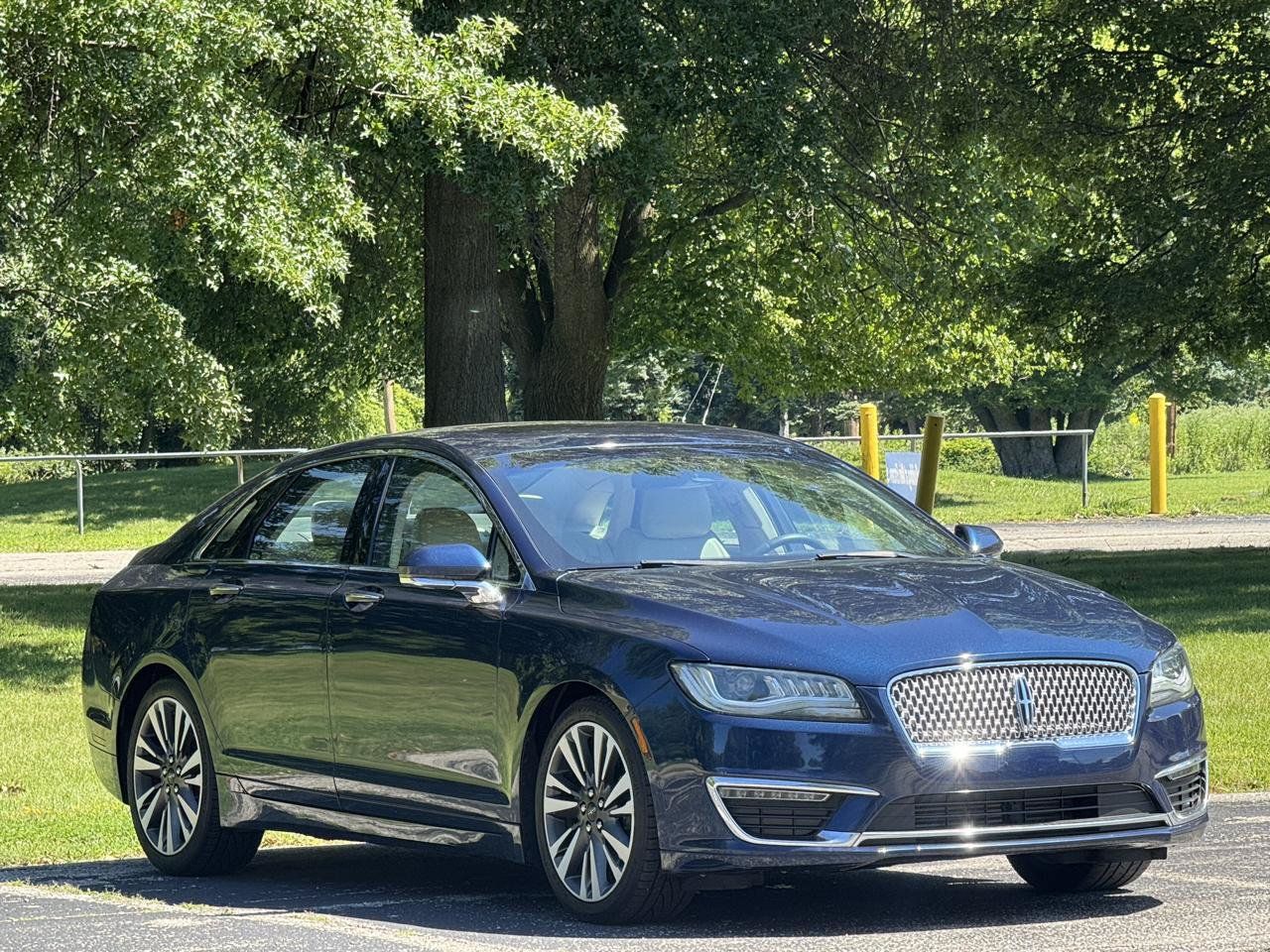 Used 2017 Lincoln MKZ Reserve w/ Climate Package AWD/4WD image 3