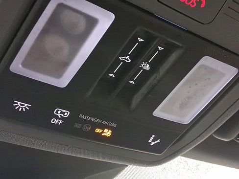 Used 2023 Audi Q4 e-tron Prestige image 16