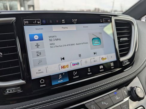 New 2026 Chrysler Pacifica Select w/ S Appearance Package image 25