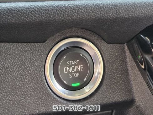 Used 2024 Chevrolet Traverse LT FWD image 32