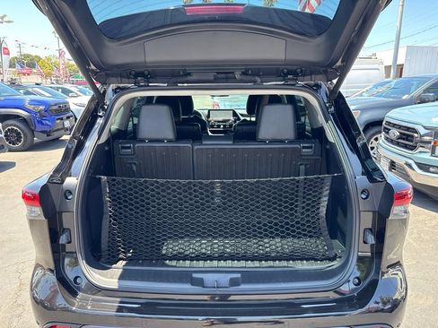 Used 2026 Toyota Highlander Limited AWD/4WD image 11
